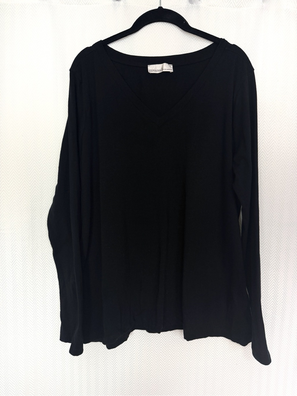 Zenana Outfitters Black V-Neck Long Sleeve Top Size 2X